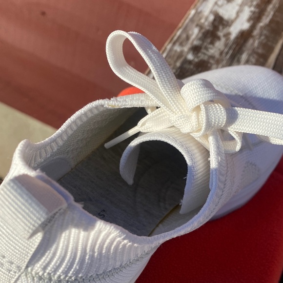 Clarks Cloudsteppers White Knit Footwear - Picture 5 of 13